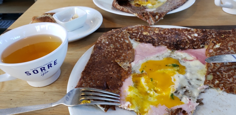 Cidra e galette de jambom et fromage