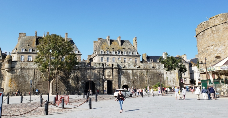 Portões de Saint-Malo - entrada da parte central intramuros
