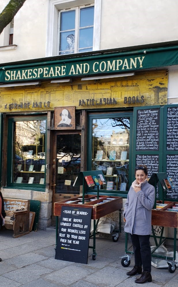 Fachada da livraria Shakespeare and Company